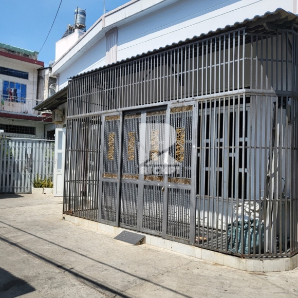 Bán nhà HXH Cách Mạng - 1 triệt 1 lửng - 9.62x11.32m - 6.2 tỷ
