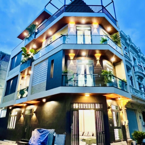 Bán nhà HXH Nguyễn Văn Yến - 1 triệt 3 lầu st - 4.5x15m - 11.5 tỷ